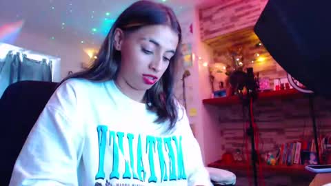 Atenea online show from 02/14/25, 03:05