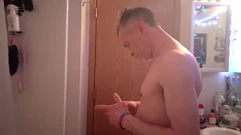 jonnyandrew online show from 04/01/26, 04:13