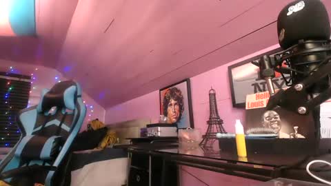 Snapshot of athena_the_godess chatting on 12/05/24, 02:53 xoxo G0DD3SS xoxox online show from 12/05/24, 02:53