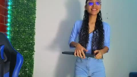 Athenea online show from 03/29/26, 08:14