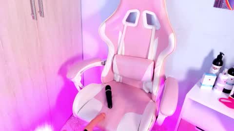 athenea__fox online show from 11/09/25, 11:19