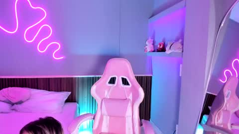 athenea__fox online show from 04/15/26, 12:01