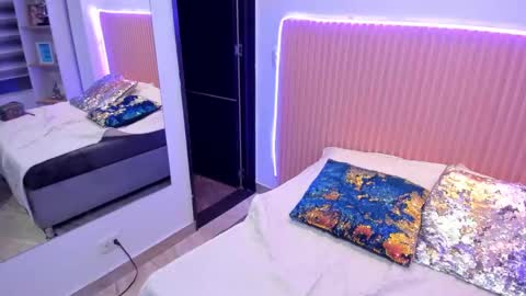 Athenea online show from 12/18/24, 03:58