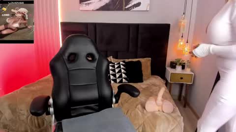 Snapshot of athenearusell chatting on 09/13/25, 08:52 athenearusell online show from 09/13/25, 08:52