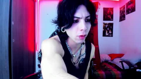 Snapshot of atheneoo_ chatting on 02/15/25, 05:30 athenauwu online show from 02/15/25, 05:30