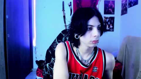 Snapshot of atheneoo_ chatting on 02/19/25, 06:33 athenauwu online show from 02/19/25, 06:33