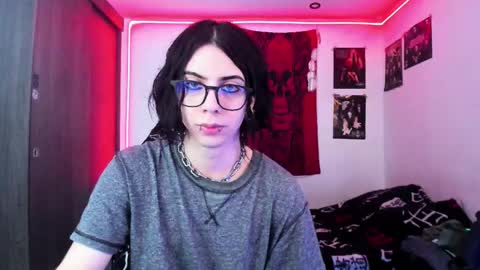 Snapshot of atheneoo_ chatting on 09/13/25, 06:24 athenauwu online show from 09/13/25, 06:24