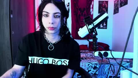 Snapshot of atheneoo_ chatting on 10/02/25, 06:31 athenauwu online show from 10/02/25, 06:31