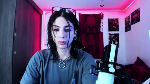 Snapshot of atheneoo_ chatting on 10/14/25, 06:47 athenauwu online show from 10/14/25, 06:47