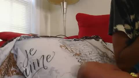 Snapshot of atirahcali chatting on 10/12/25, 01:32 AtirahCali online show from 10/12/25, 01:32