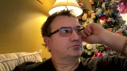 Snapshot of atozzzz chatting on 12/14/25, 04:45 atozzzz online show from 12/14/25, 04:45