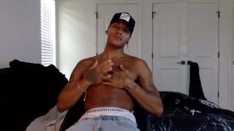 augiexrated online show from 04/04/26, 09:34