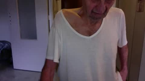 auguste688483 online show from 02/14/26, 09:17