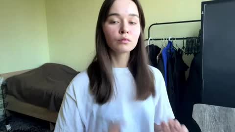 Mari online show from 04/10/26, 01:27