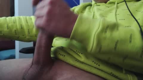 auilein online show from 04/14/26, 04:57