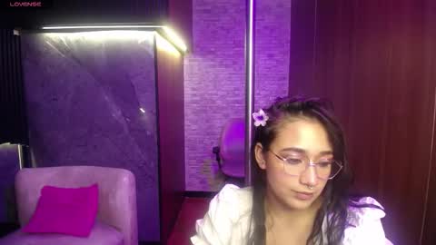 aura_cute_ online show from 03/04/26, 03:56