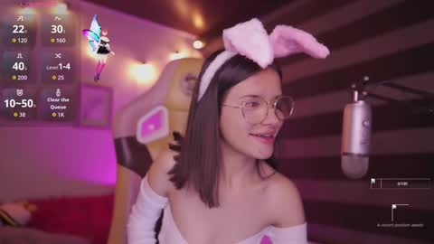 aura_rouss online show from 11/05/25, 01:16