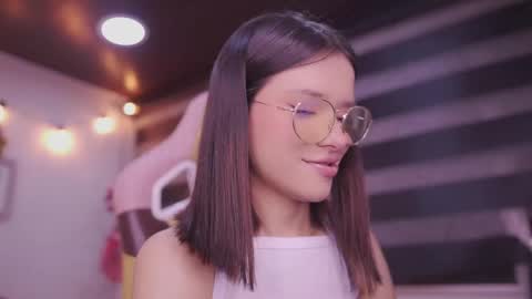 aura_rouss online show from 12/22/25, 11:46