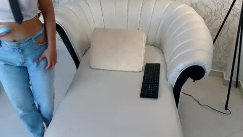 Aura sanders online show from 02/05/26, 11:59