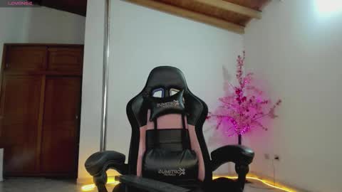 aura online show from 09/24/25, 05:22