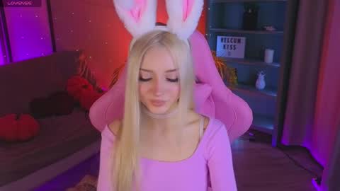 Snapshot of aurasanrise chatting on 04/02/26, 08:39 Aura online show from 04/02/26, 08:39