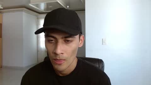 Snapshot of aureliv1 chatting on 10/02/25, 08:27 Aureliano online show from 10/02/25, 08:27