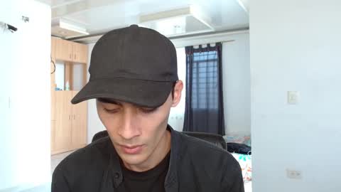 Snapshot of aureliv1 chatting on 10/04/25, 09:24 Aureliano online show from 10/04/25, 09:24