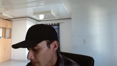 Snapshot of aureliv1 chatting on 10/26/25, 09:53 Aureliano online show from 10/26/25, 09:53