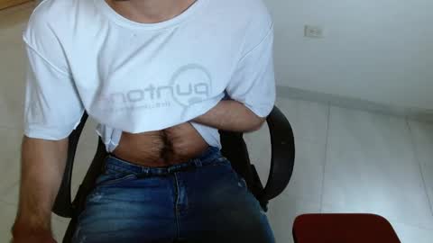 Snapshot of aureliv1 chatting on 05/10/26, 10:04 Aureliano online show from 05/10/26, 10:04