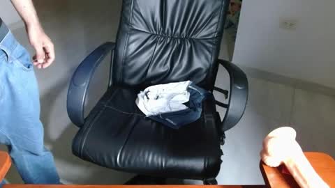 Snapshot of aureliv1 chatting on 05/19/26, 01:56 Aureliano online show from 05/19/26, 01:56