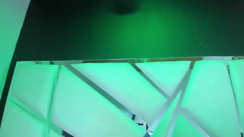 aurora online show from 04/10/26, 02:44