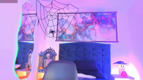 Aurora  online show from 11/01/25, 04:36