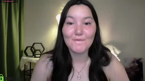 Snapshot of aurora_briggs chatting on 07/08/26, 05:12 Camila online show from 07/08/26, 05:12