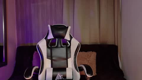 aurora_collins08 online show from 11/11/25, 04:07