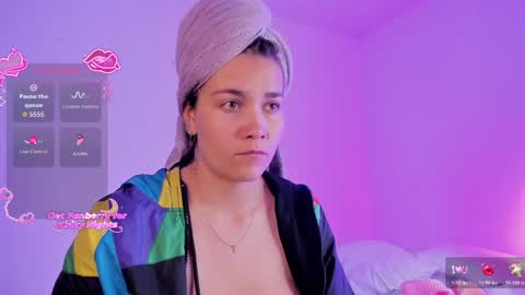 aurora_divine online show from 04/01/26, 07:00