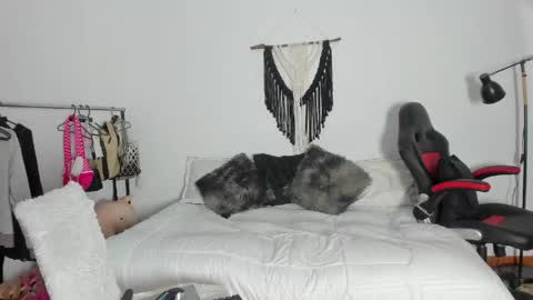 aurora_moonm online show from 05/28/26, 03:15