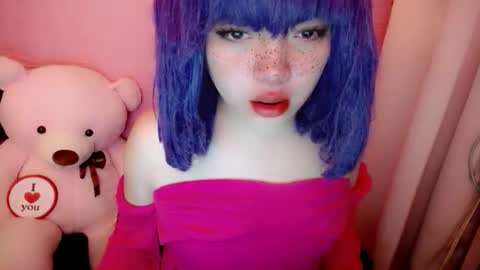 cute online show from 04/08/26, 12:32