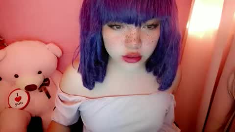 cute online show from 04/15/26, 08:21