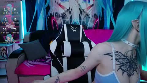 AURORA NATSUKI online show from 04/09/26, 05:18