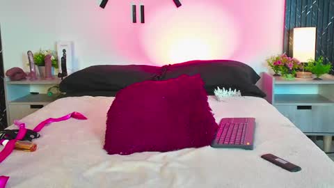 Snapshot of aurora_petitee chatting on 04/10/26, 02:00 Aurora online show from 04/10/26, 02:00