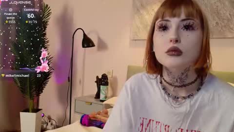 Snapshot of aurora_radiance chatting on 01/09/26, 08:28 Serena online show from 01/09/26, 08:28