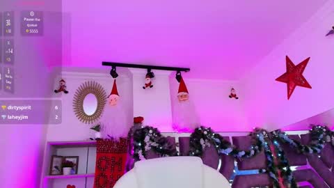 Snapshot of aurora_thomas chatting on 12/29/24, 03:13 Aurora online show from 12/29/24, 03:13