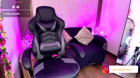 Snapshot of aurora_thomas chatting on 09/12/25, 12:00 Aurora online show from 09/12/25, 12:00