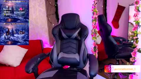 Snapshot of aurora_thomas chatting on 11/27/25, 04:36 Aurora online show from 11/27/25, 04:36