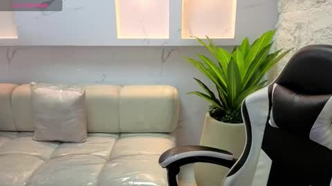 Snapshot of aurora_tp chatting on 02/24/26, 02:20 AURORA online show from 02/24/26, 02:20