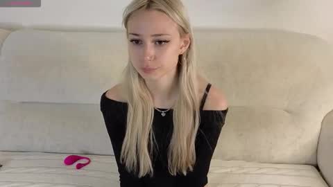 Aurora online show from 09/14/25, 01:43