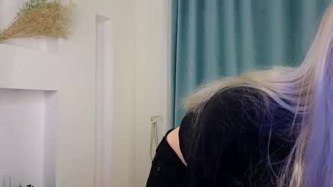 Aurora online show from 09/28/25, 01:38