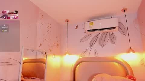 Aurora online show from 03/12/25, 10:39