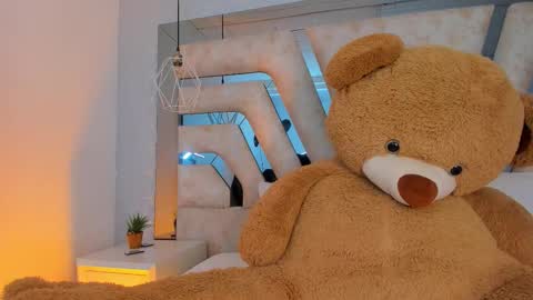 Snapshot of auroraflowers chatting on 01/18/26, 07:17 Aurora online show from 01/18/26, 07:17