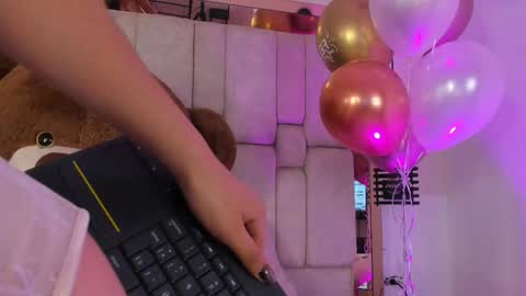 Snapshot of auroraflowers chatting on 02/01/26, 10:52 Aurora online show from 02/01/26, 10:52